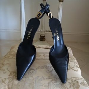 CHANEL Black Pointed Shoe - Buckle Ankle Strap 38C